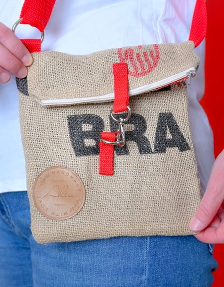 Kaffeesacktasche "Mamoud" - roter Tragegurt  / Sac en toile de Jute (ancien sac de café) "Mamoud" - sangle rouge