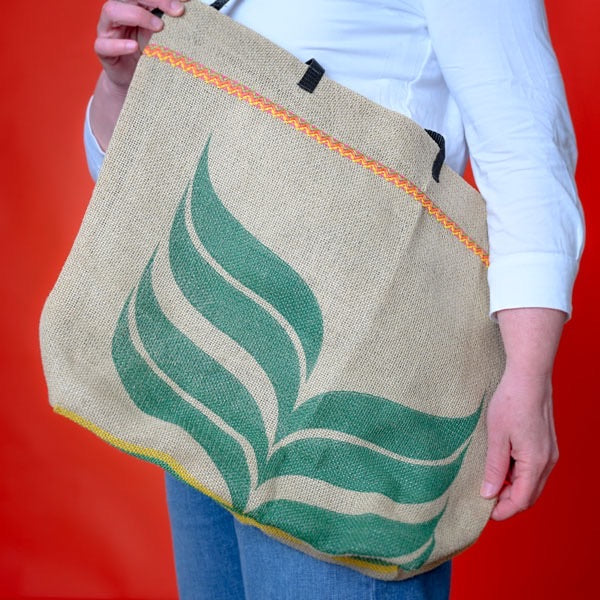 Kaffeesacktasche « Birgit » / Sac en toile de Jute (ancien sac de café) "Birgit"